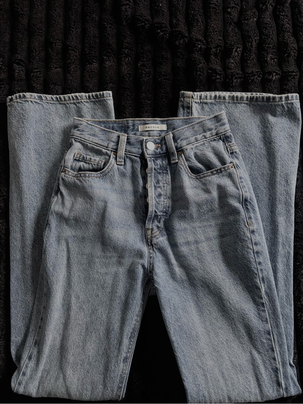 pacsun high waisted blue jeans with a relaxed fit